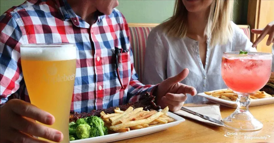 applebees fourth of july facebook post